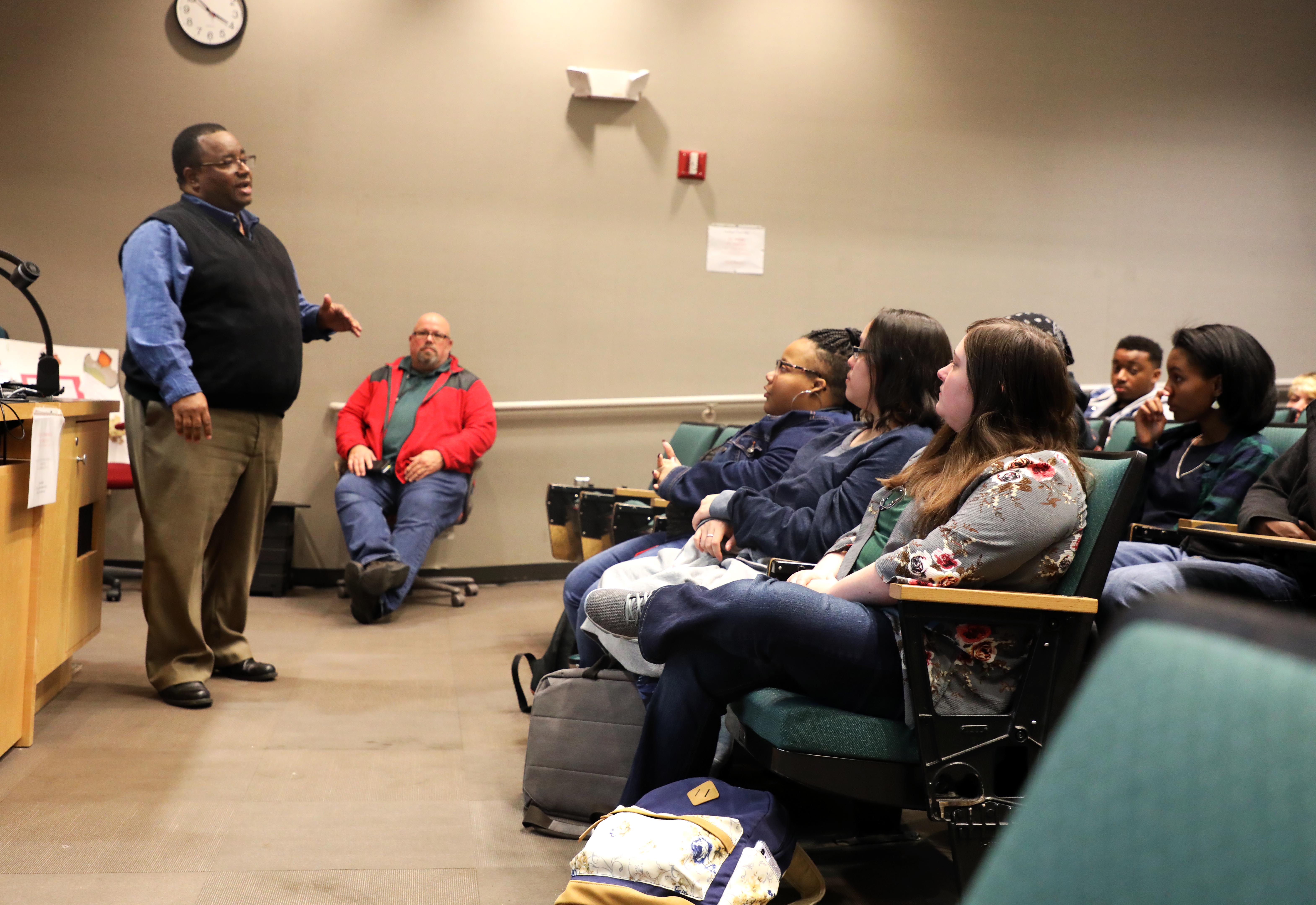 eric mcray talks to durham tech students 