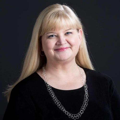 robyn tomlin headshot 